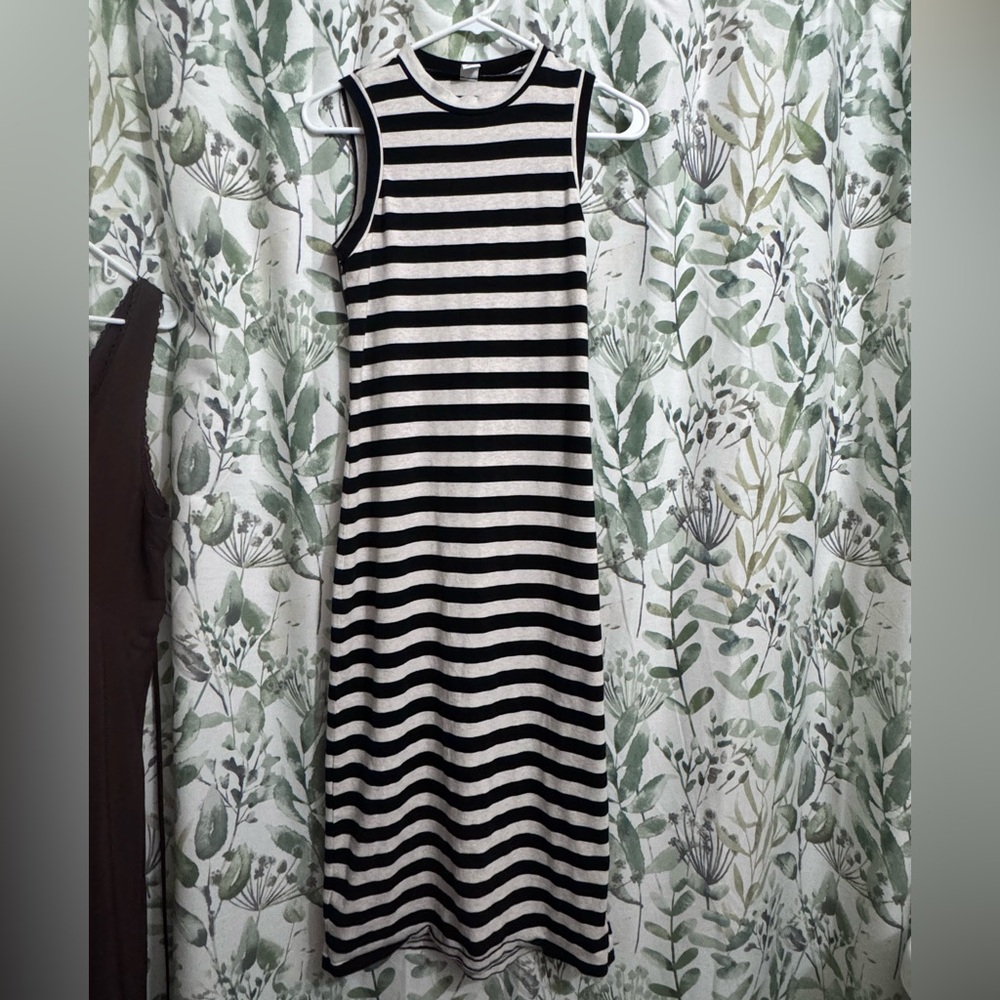 Old Navy Black and White Tank Midi Dress